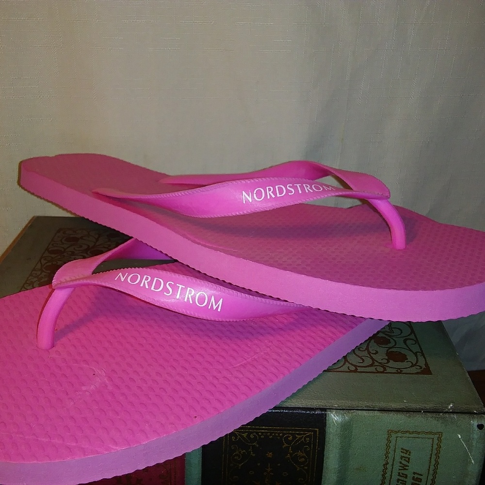 Women's NORDSTROM Flip Flops Size L
